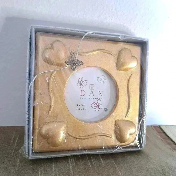 Gold LEAF FRAME BY DAX PHOTOFRAMES 3 X 3 - Picture 2 of 6